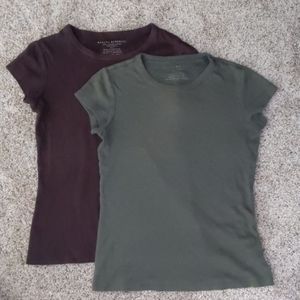 2 t-shirts, 1 green 1 brown